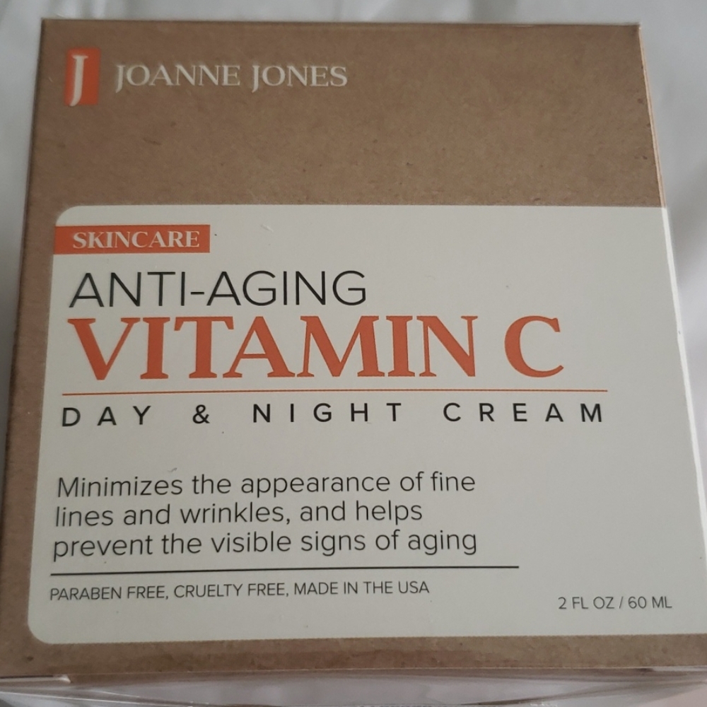 Joanne Jones USA Vitamin C Gold Retinol Anti-Aging Day & Night Cream Face ๐HP๐ - Picture 3 of 6